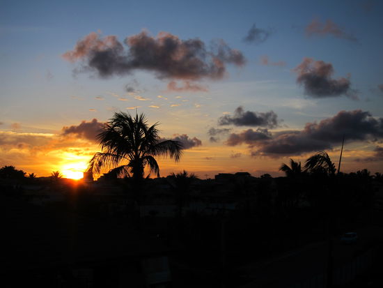 Gute Nacht Brasilien, Gute Nacht Südamerika! Wir hoffen, dass es morgen keine weiteren Überraschungen am Flughafen gibt und wir heil in Deutschland ankommen!