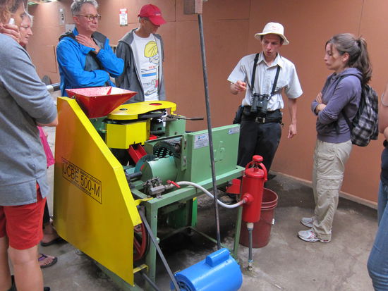 Oder auch mit dieser Maschine
Auf dem Foto ist unschwer zu erkennen, wer unser Tourguide war 