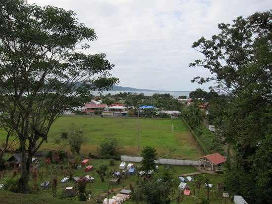 Puerto Viejo vom Friedhofshügel aus