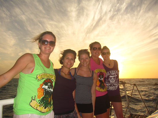Sonnenuntergang mit den Crew-Mädels