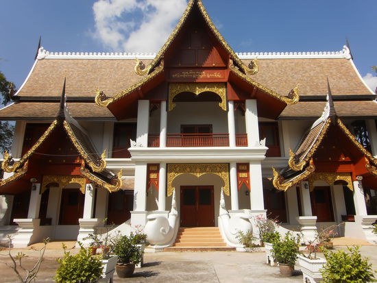 Der schoenste Tempel von Chiang Mai!