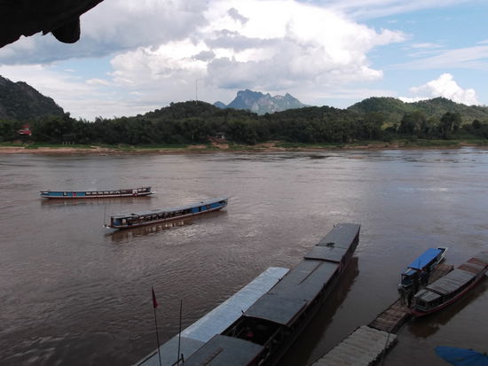 Aussicht von den Höhlen auf das Mekong-Becken.