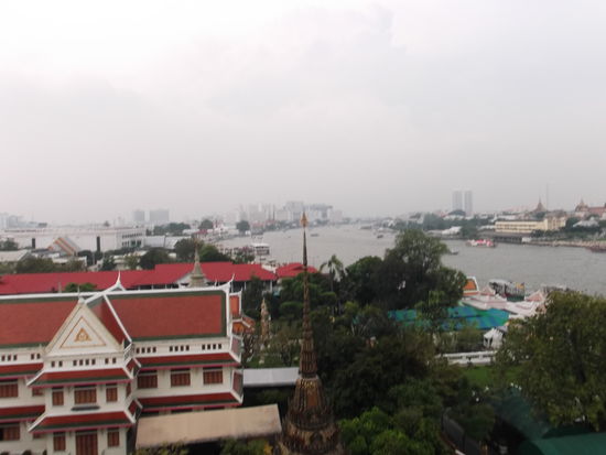 Die wunderbare Aussicht von der Plattform des Wat Arun.