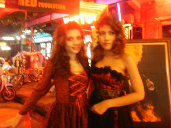 Diesen 2 Damen wuerde ich mir lieber anschliessen.