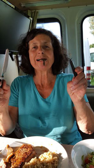 Ich mit abgebrochener Gabel ein Steak zu essen, ist eine Kunst!