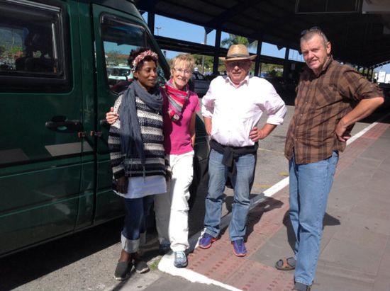 Verabschiedung von Amon und Willi. Er sagte noch: "Behandle das Wohnmobil als wenn es Dein eigenes wäre"
Mal sehen wie es nach 7 Monaten aussieht.