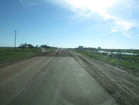 Auf dem Weg nach Col. Carlos Pellegrini, die letzten 80 km sind Piste.