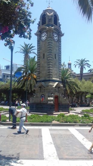 Big Ben nachempfunden.