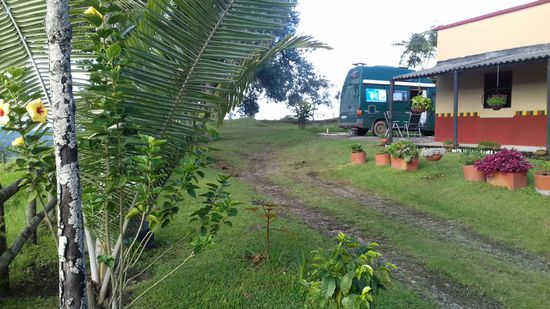 Unser Stellplatz am Hostel  "La Serrana" in Salento.
Es Liegt etwas außerhalb und ...