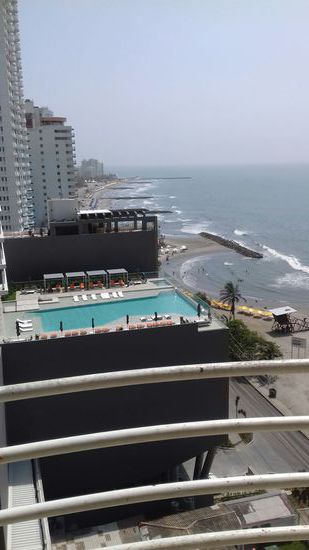 Blick aus unserem Hotel auf die Karibikküste.
Die Landzunge Bocagrande erinnert uns mit ihren modernen Hochhäusern an Miami