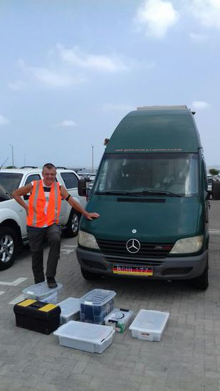 Drogenkontrolle überstanden.
Oftmals werden auch Hunde eingesetzt.