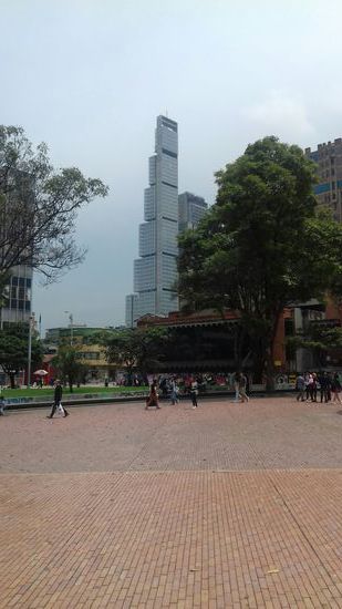 Eine eigenwillige Gebäudeform in Bogota.