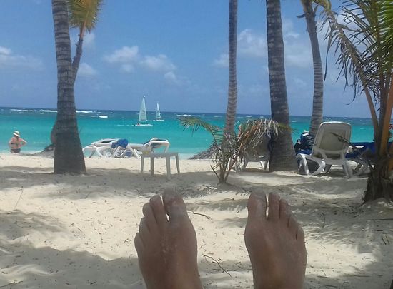 28° C warmes Wasser, man kann Kayaks, Surfbretter, Boards für Stand-up-Paddling und Katamarane benutzen, ...