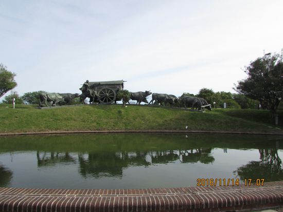 Denkmal an die ersten Siedler, die mit Ochsenkarren das Land erschlossen haben.