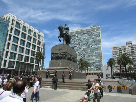 Reiterstatue von General Artigas, dem Nationalhelden Uruguays.