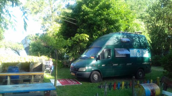 Die erste Nacht in Buenos Aires verbringen wir auf einem sehr rustikalen Campingplatz in der Vorstadt Tigre, genau am Ufer des Parana.