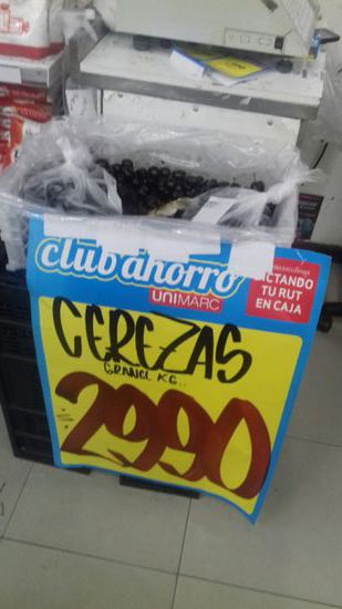 Frische Kirschen lm Dezember.