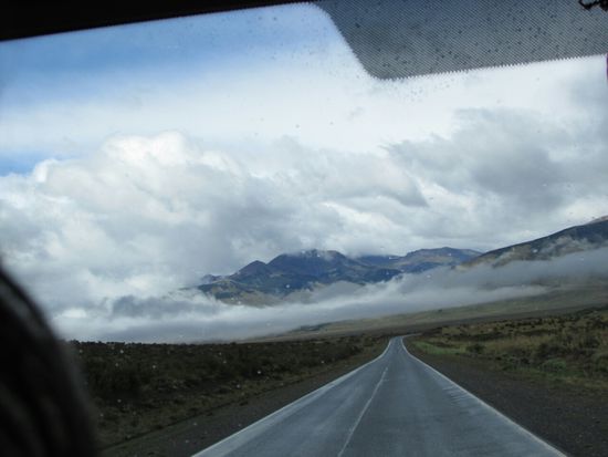 Auf dem Weg zum Gletscher kündigt sich schlechtes Wetter an.