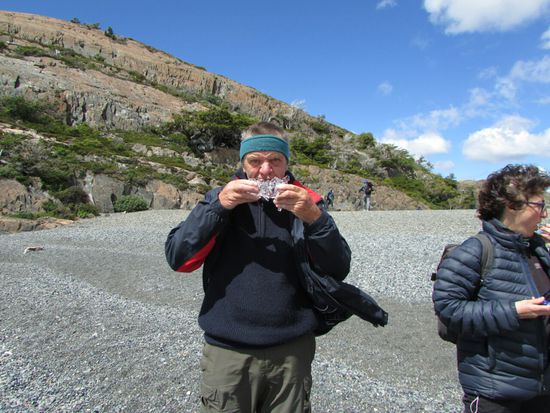 Viele tausend Jahre altes Eis. Wollte eigentlich ein Stück mitnehmen und abends mit Whisky trinken.