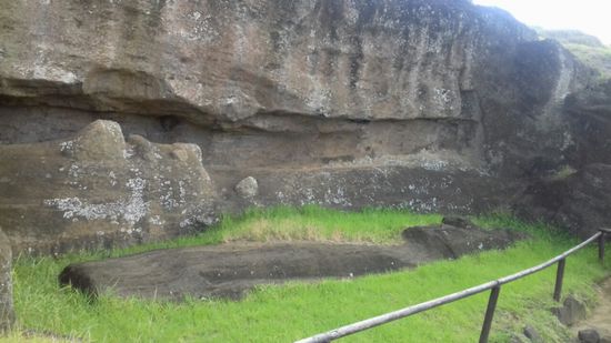 Ein unfertiger Moai - 21,40 m lang