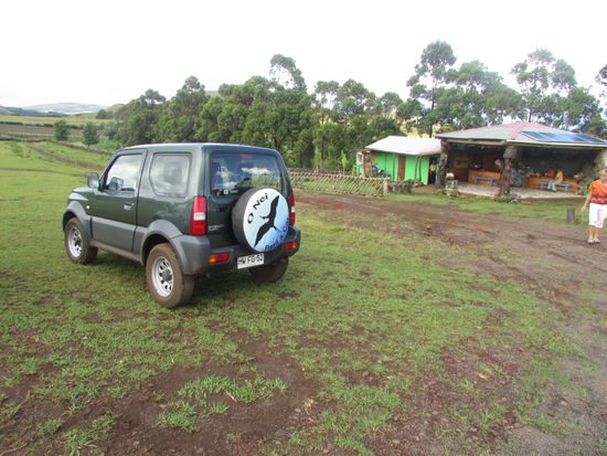 Unser Mietwagen mit Allrad. Eiigentlich wollten wir ein Fahrrad mieten, aber die Insel ist ganz schön hügelig und wir inzwischen E-Bike verwöhnt.