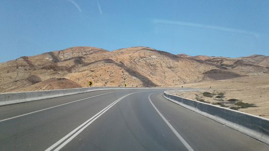 Abwechslungsreiche Landschaft in der Wüste.