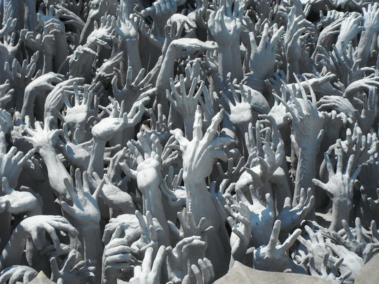 links der Brücke zum Wat  ! ? !