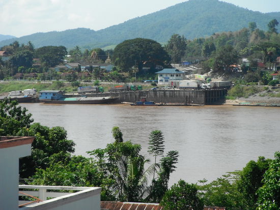 Blick über den Mekong nach Thailand