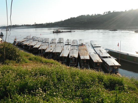 in einem dieser Boote werden wir unsere Reise antreten
