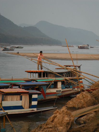 Auch die Boote werden fuer die Nacht geparkt