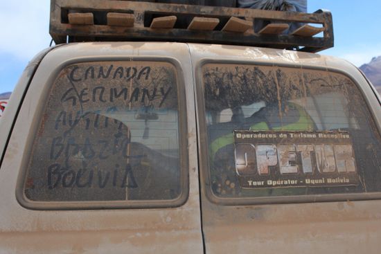 leicht eingestaubter Jeep