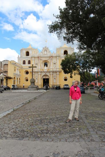 Romy vor der Kathedrale