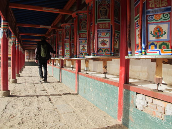 beim Gebetsmuehlen drehen