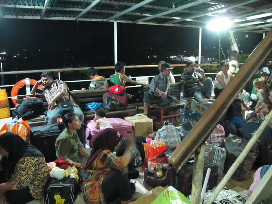 auch draussen kaum noch Platz zum schlafen