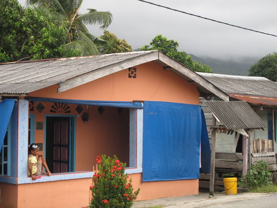 im nahegelegenen Dorf