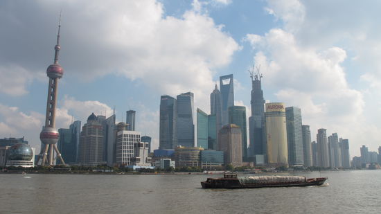 Blick auf Skyline von Pudong (Tag)