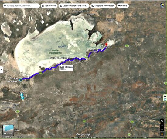 von der blauen Grundroute zweigen immer wieder Wege zu Wasserstellen ab, die man aufsuchen könnte. Die Wege dorthin können unteschiedlich weit sein, Straßenqualität gilt es zu erkunden