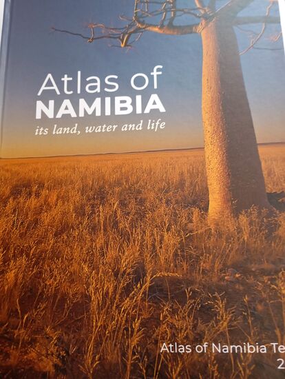 enthält umfangreiche Informationen zum Klima, zur Tier- und Pflanzenwelt und deren Veränderungen im Jahresverlauf ebenso wie über lange Fristen -300 Seiten zum Studieren