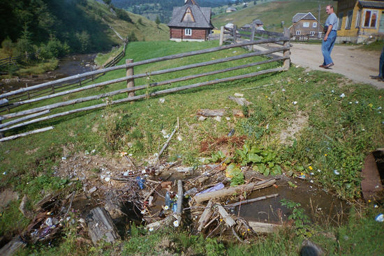 Müll wird nicht abgefahren, sondern in die Landschaft entsorgt
