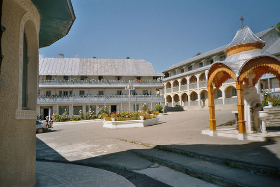 Fast eine Klosterstadt: Slatioara