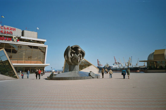 Am neuen Fährterminal am Hafen