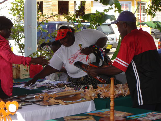 Kunstgewerbemarkt in St.George auf Grenada