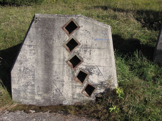 Hier wurden schwere Eisenstangen reingesteckt