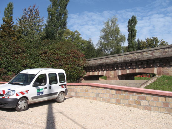 Auch die Wasserregulierung der Zuflüsse des Kanals wird von VNF wahrgenommen