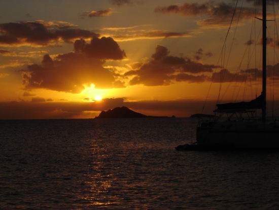 Einen schönen Sonnenuntergang können wir anschließend auch noch erleben.