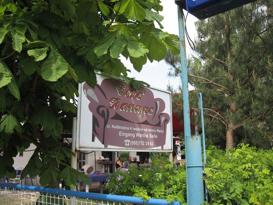 Cafe Canape am Tor zu Polens Binnenschiffahrtswegen, der Treff aller Polenbesucher auf dem Wasser.