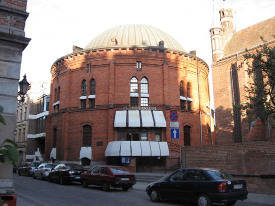 Das Planetarium, das größte seiner Art in Polen, errichten zu Ehren von Nikolaus Kopernikus