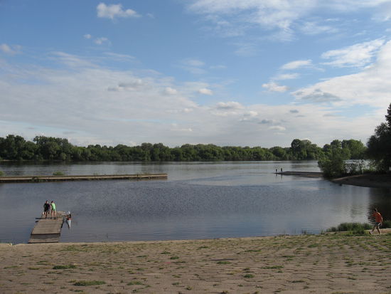 Hier starten Flotillenfahrten mit trailerbaren Booten weichselabwärts, an der Marienburg an der Nogat vorbei, durch den Oberländischen Kanal bis nach Masuren. Das könnte man auch mal machen !