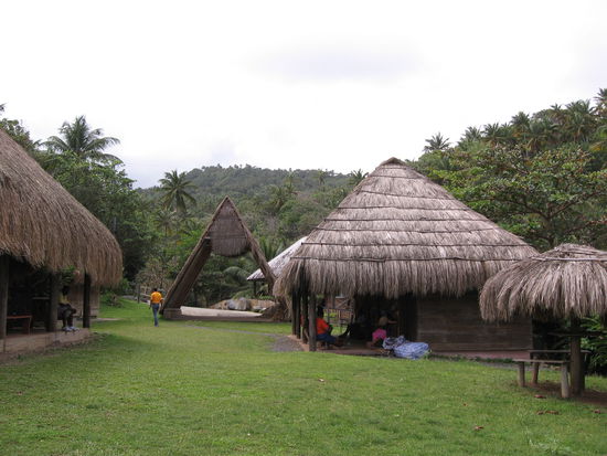 Die Gemeinschaftshäuser des Indianerdorfes