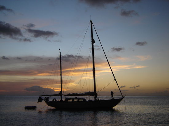 Unser erster Abend vor Anker ohne Wind